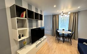 Parkside Escape: Stylish 1-Br